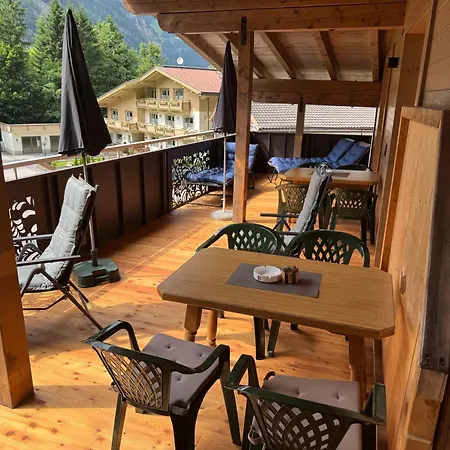 Laura Майргофен