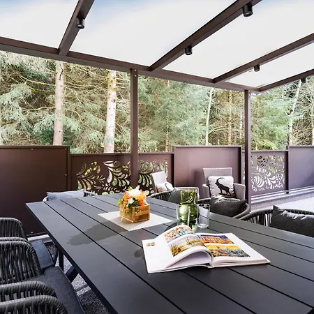 Апартаменти Laura *