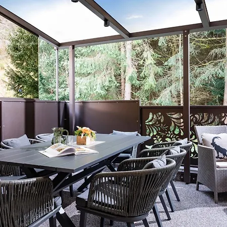 Апартаменти Laura *