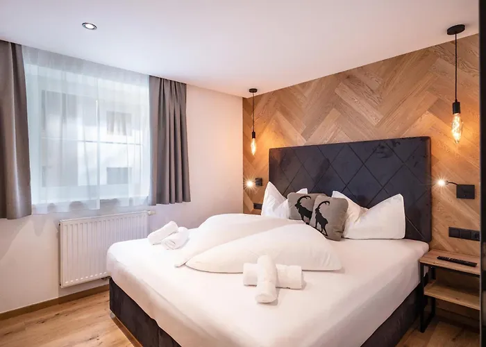 Laura * מאיירהופן